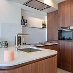 Volledig Gerenoveerd 2 Slaapkamer Met Zeezicht! * Knokke-Heist