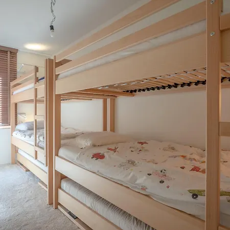 Apartment Volledig Gerenoveerd 2 Slaapkamer Met Zeezicht!