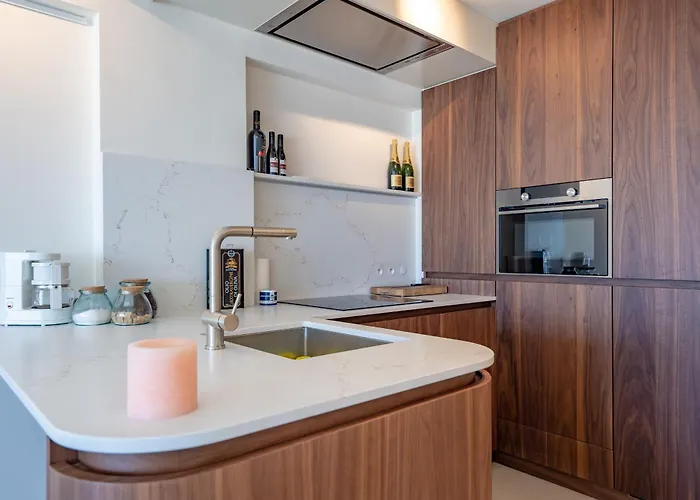 Volledig Gerenoveerd 2 Slaapkamer Met Zeezicht! * Knokke-Heist