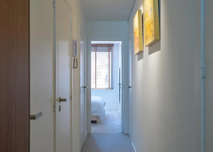 Volledig Gerenoveerd 2 Slaapkamer Met Zeezicht! Apartmán