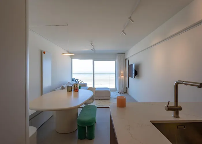 Apartmán Volledig Gerenoveerd 2 Slaapkamer Met Zeezicht! *